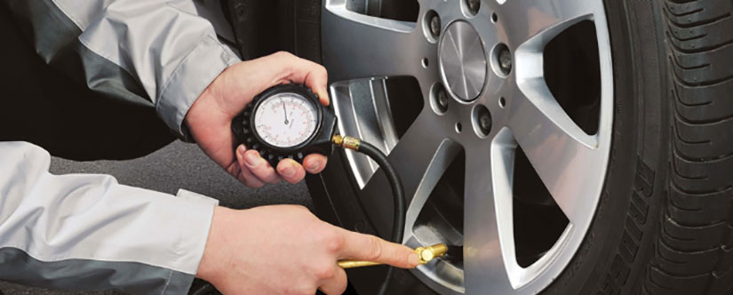 Monitoring tyre pressure
